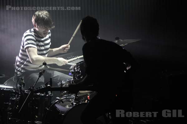 EDITORS - 2009-12-14 - PARIS - Le Bataclan - Thomas Michael Henry Smith - Edward Owen Lay